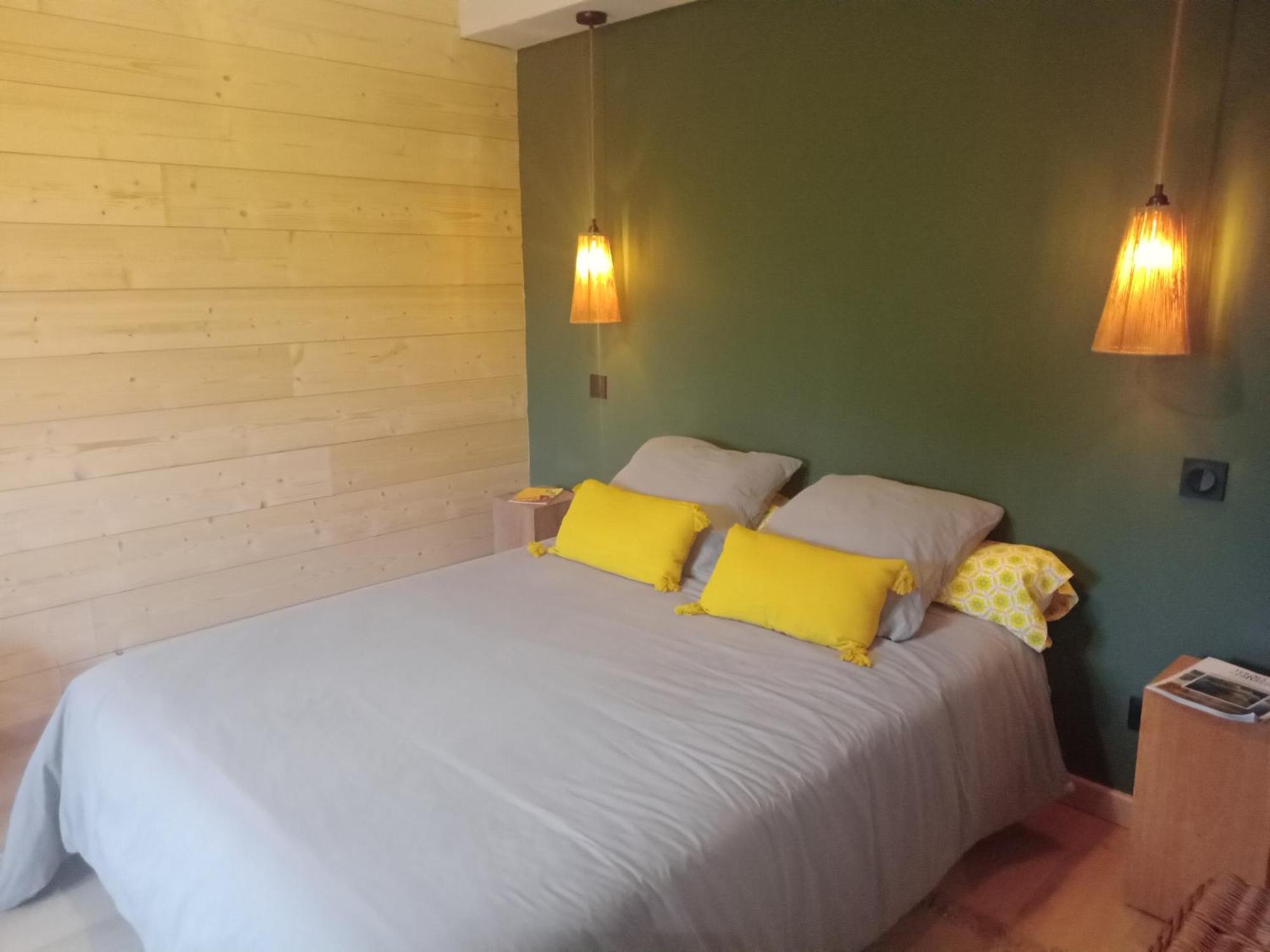 Le 28 Bed and Breakfast Uzerche Εξωτερικό φωτογραφία